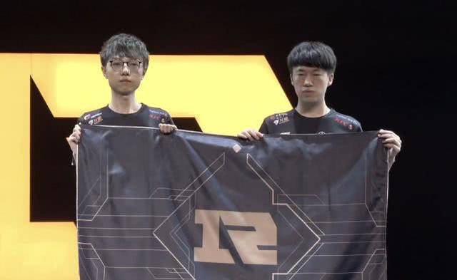 以鼓励他在 以鼓励他在