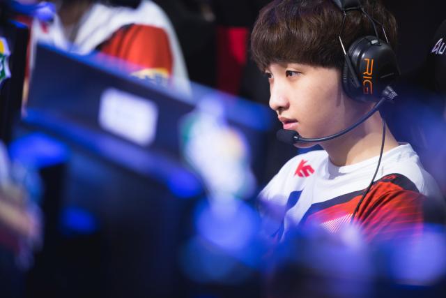 王哲林效力 王哲林效力