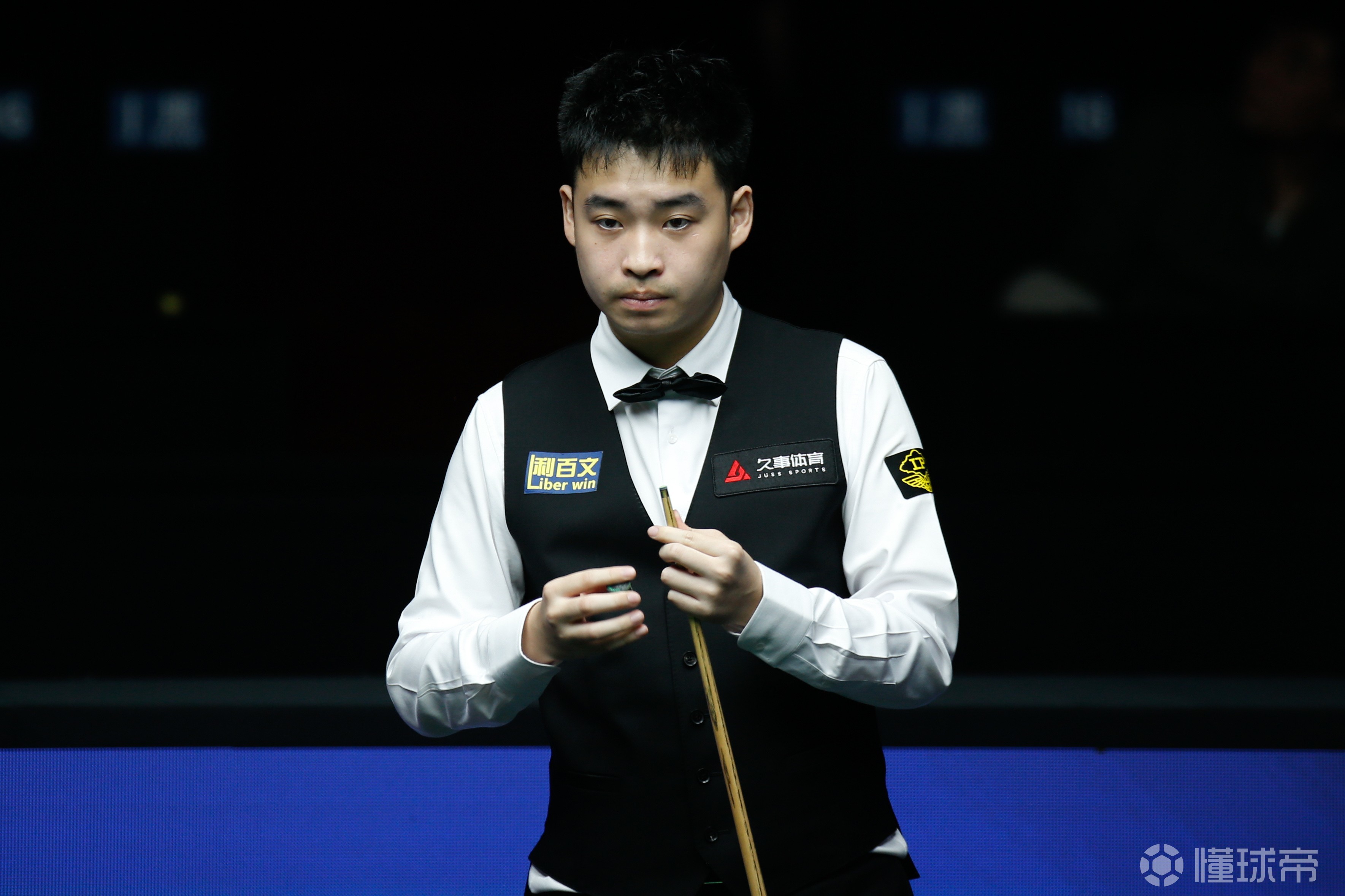 对志在冲冠 对志在冲冠