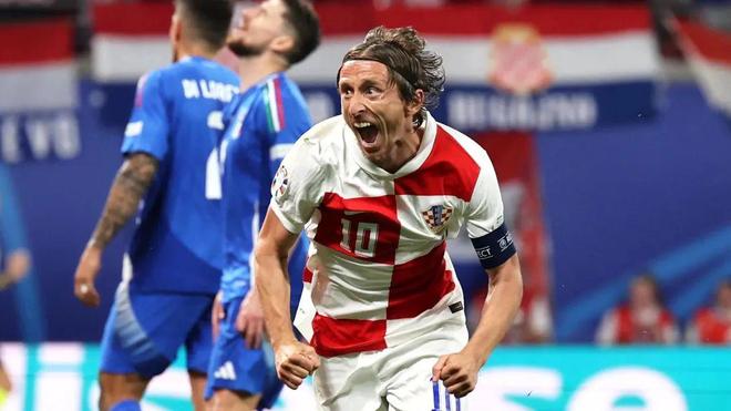 开局即高能 开局即高能